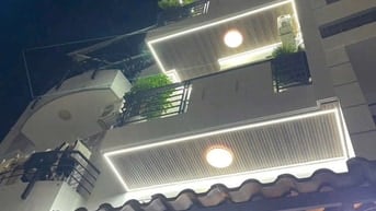 GIẢM GIÁ CĂN NHÀ. SÁT BÊN MẶT TIỀN THÍCH QUẢNG ĐỨC. P4 PHÚ NHUẬN. 
