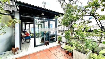 Bán siêu phẩm 3 tầng bến vân đồn, ngang 4.9m, nhà đẹp vào ở ngay.