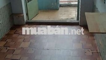 Cho thuê nhà 2 tr sử dụng 2 lầu 1pn 1wc mặt tiền đối diện trường học