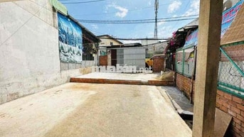 Cho thuê nhà cấp 4 phù hợp làm kho chứa hàng hẻm tải sát MT Đặng V Bi