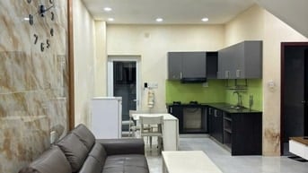 Nhà 1 trệt 2 lầu khu dân cư Valencia giá 10 triệu đầy đủ nội thất