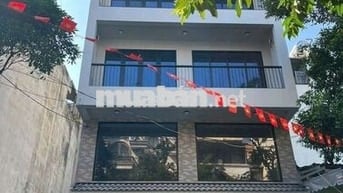 nhà mới đẹp thích hợp làm van phòng 