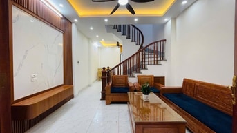 Bán Gấp Nhà Cực Đẹp Phố Hoàng Ngân -Thanh Xuân 42m² x 5T Giá 7.6 Tỷ