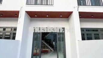 NHÀ LẦU HIỆN ĐẠI GẦN ĐƯỜNG ĐỒNG KHỞI