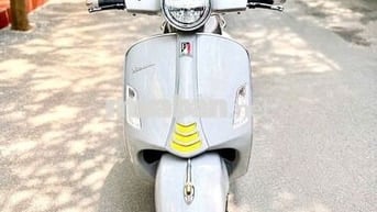 Piaggio Vespa GTS 300 HPE 2020 Xám 15000km 95%