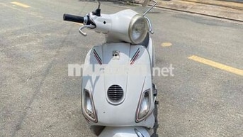 Piaggio Vespa LX125 Fi Trắng BSTP