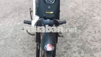 Xe máy màu Đen