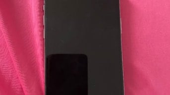 Cần bán iphon 11promax đã thay màn