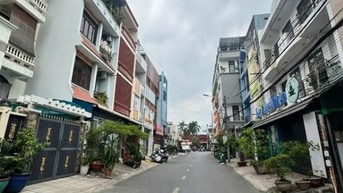 BÁN GẤP NHÀ 5 TẦNG NGAY TRUNG TÂM LINH CHIỂU ĐS4 - HOÀNG DIỆU 14 