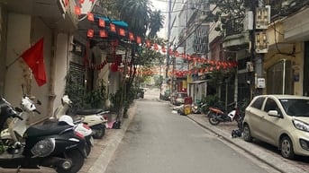 Nhà mặt ngõ ô tô tránh nhau phố Kim Đồng 