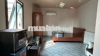 Thuê căn 5 triệu full nội thất có thang máy - Ban công riêng