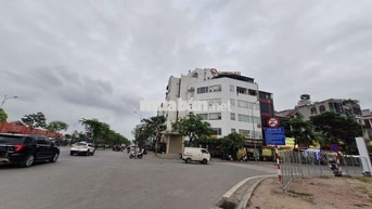 NHÀ 7 TẦNG THANG MÁY- VIEW HỒ- KINH DOANH- TRUNG TÂM LONG BIÊN