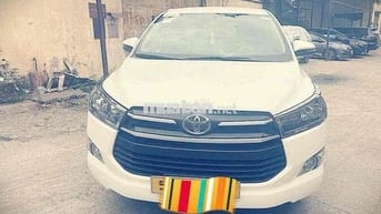 Toyota Innova 2019 Trắng 7 chỗ