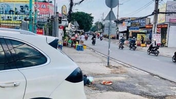 Cho thuê nhà mt đường Nguyễn Thị Định, gần chợ, trường học
