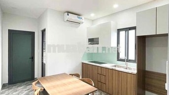 Căn hộ 1 phòng ngủ tách bếp trang trí tối giãn hiện đại