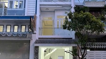 MTKD gần chợ và đường Tân Hương. DT: 4X22.5m. 4 tầng. Giá 11.5tTL
