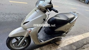 cần bán xe Lead FI một chủ từ mới vẫn còn dán nilo