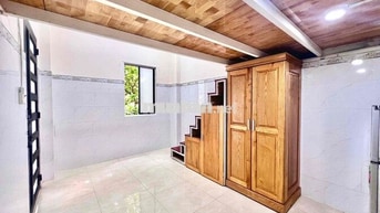 Gác Lửng Thoáng Mát, An Ninh Ngay Đầm Sen