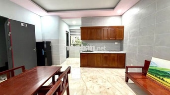 CHO THUÊ CĂN HỘ 2 PHÒNG NGỦ FULL NỘI THẤT CÓ CỬA SỔ ĐƯỜNG MÊ LINH