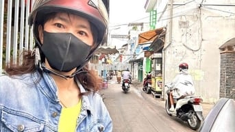 SIÊU SỐC CHỈ 6T, NHÀ BÁN MẶT TIỀN ĐOÀN VĂN BƠ, XE HƠI ĐẬU CỬA,.