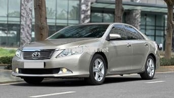 Toyota Camry 2.5Q 2014 màu vàng cát