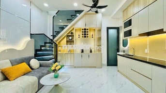 SIÊU PHẪM Q4- HẺM 4m- 18m2 - 2 TẦNG- CHỈ 2.5 TỶ