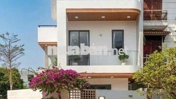 Cho thuê villa lô góc HOÀ CƯỜNG NAM kề skyline, nội thất hiện đại 150m