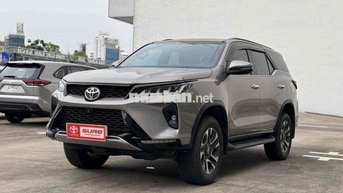 Toyota Fortuner 2022 2.4AT Legender 27.000km
