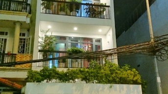 Cần cho thuê nhà 4 tầng mới khu biệt thự Bình Lợi giá 39 triệu/tg