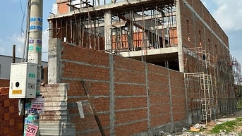 BÁN XƯỞNG MỚI, ĐÚC KIÊN CỐ 1 TRỆT 1 LẦU, SỔ HỒNG, 1 XẸC NGẮN LÊ THỊ HÀ