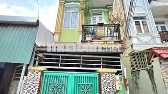 nhà 2 lầu, có sổ hồng mặt tiền đường 8 m
