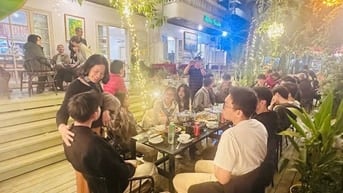 Cho thuê nhà mặt phố Nguyễn Đình Thi, Quận Tây Hồ, 300m2, mặt tiền 20m