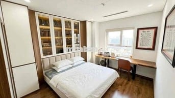 Lý nam Đế 5,4 tỷ nhà tập thể đẹp sổ đỏ Hoàn Kiếm 32/55 m2 tầng 2 logoc