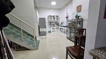 BÁN NHÀ GẦN CÀU CHÀ VÀ, DT 5.8X12 SHR GIÁ CHỈ 5.8 TỶ TL.