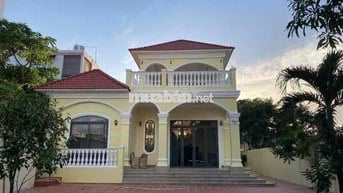 NHÀ BIỆT THỰ 1000m tt hoc mon gần thcs nguyễn thị minh khai