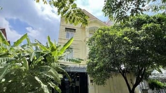 Biệt thự Hẻm 216 Nguyễn Văn Hưởng, P.Thảo Điền, Q2-  DT:10x20 (2 Lầu)