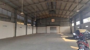 CHO THUÊ NHÀ XƯỞNG MẶT TIỀN TỈNH LỘ 8, XE CONTAINER QUA LẠI TẤP NẬP