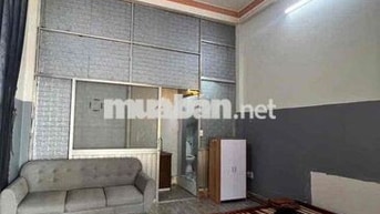 nhà 30m2 có gác lửng sân để xe riêng gần Phạm Văn Đồng 4,5tr