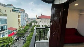 Căn hộ 1K1N ban công rộng, mặt phố Khâm Thiên, Đống Đa 6.5 triệu/th