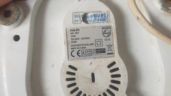 Máy ép trái cây Philips HR1821 