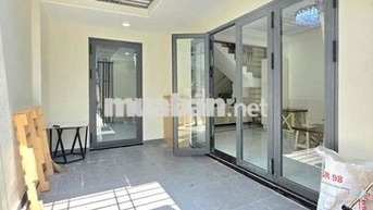 BÁN CĂN NHÀ 75m2 quận 7 GỒM 3 PN NỘI THẤT ĐẦY ĐỦ