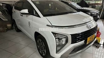 Hyundai Stargazer 7 chỗ Đặc Biệt