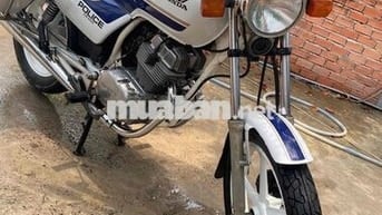 Honda CB250 màu Trắng