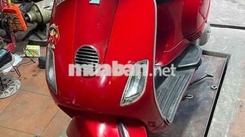Piaggio Vespa màu Đỏ