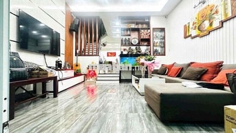 70M2 LẠC LONG QUÂN THÔNG THÀNH MỸ NGANG LỚN 4,5M - NHÀ ĐẸP LUNG LINH .