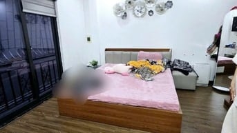 Bán nhà Hoàng Mai, diện tích 30 m2 x 5 tầng, 3 phòng ngủ, giá 7 tỷ 5