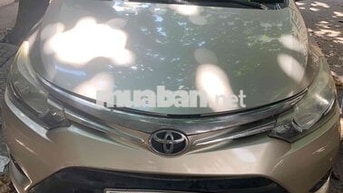 Toyota Vios màu Vàng cát