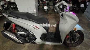 Honda SH 350i 2024 Xám 15.000 km