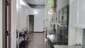 Cho thuê phòng 2n 1wc 45m2 tầng 2 mặt phố Đội Cấn full đồ giá 6 triệu