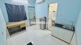 PHÒNG TRỌ MÁY LẠNH - KỆ BẾP - KHÔNG CHUNG CHỦ - NGAY PHAN XÍCH LONG